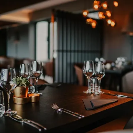 Hotel & Restaurant Five Nations 3*
