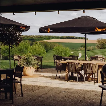 & Restaurant Five Nations מלון