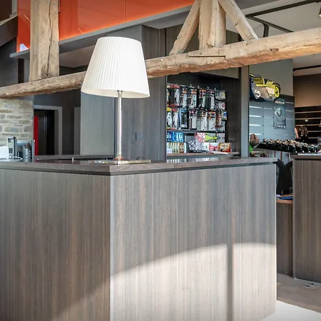 מלון & Restaurant Five Nations