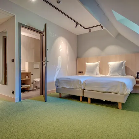 & Restaurant Five Nations ホテル デュルビュイ