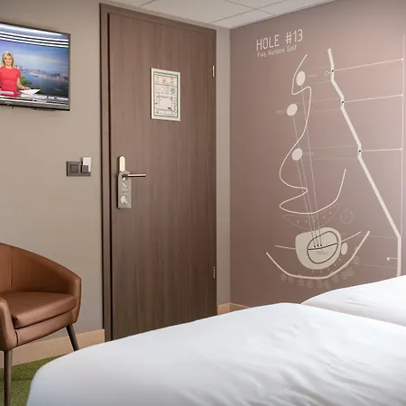 & Restaurant Five Nations 3* デュルビュイ