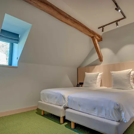 & Restaurant Five Nations ホテル