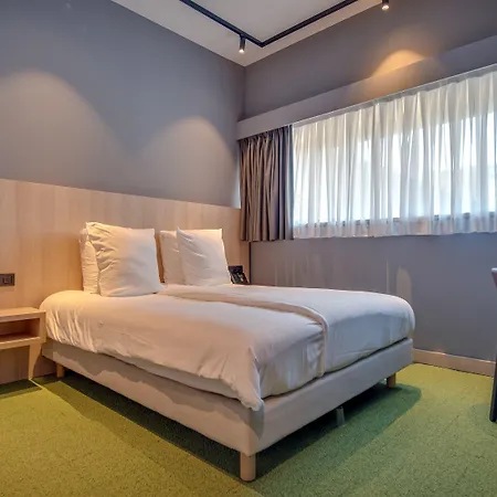 & Restaurant Five Nations 3* デュルビュイ