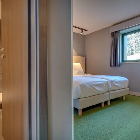 & Restaurant Five Nations 3* デュルビュイ