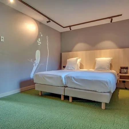 & Restaurant Five Nations 3* デュルビュイ