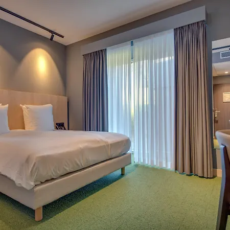 & Restaurant Five Nations 3*