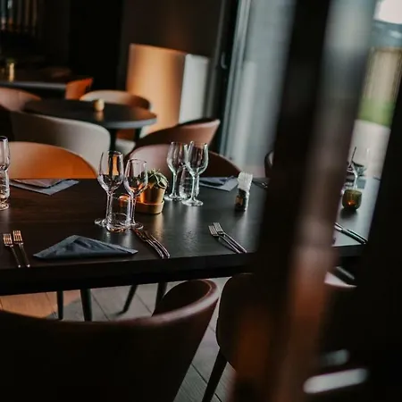 & Restaurant Five Nations