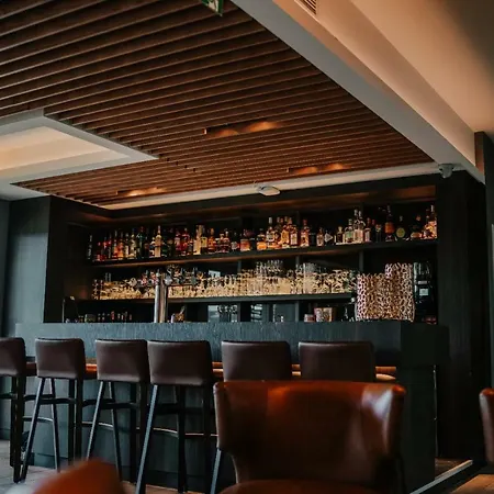 & Restaurant Five Nations