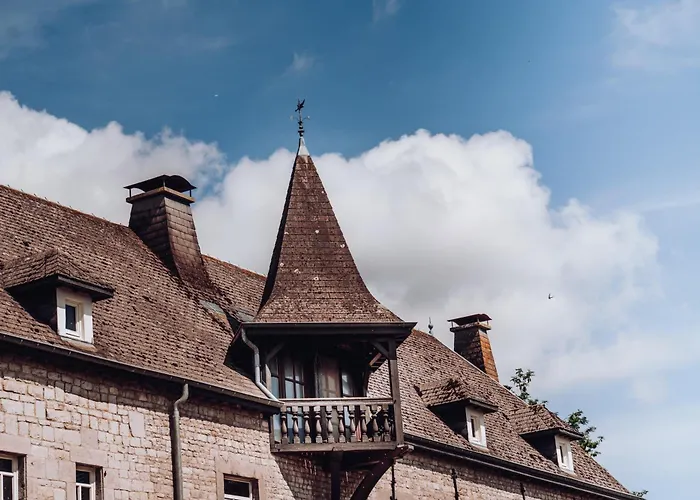 & Restaurant Five Nations Hotel