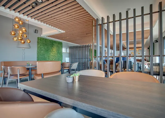 Hotel & Restaurant Five Nations 3*